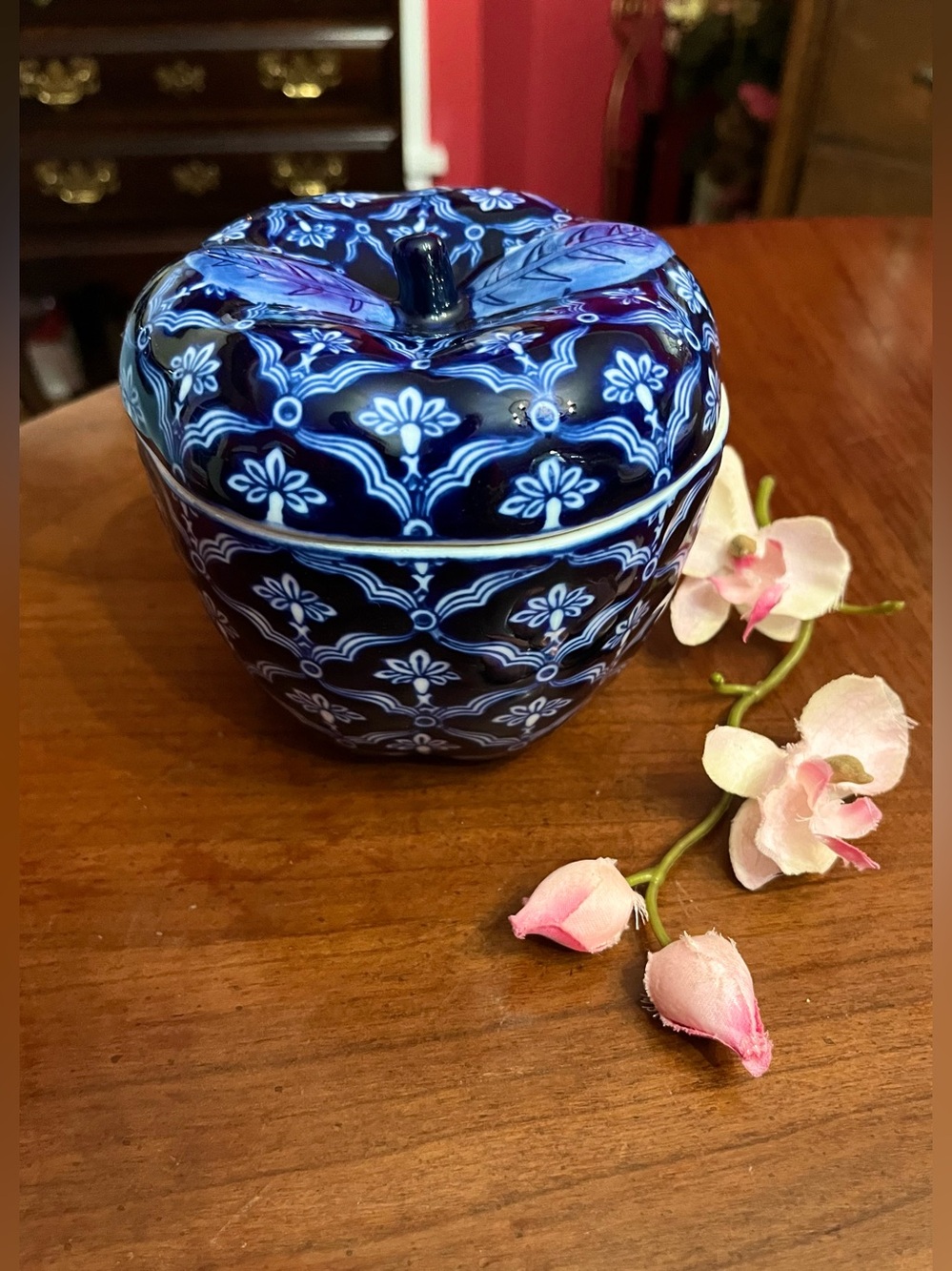 Vintage 1990s The Bombay Company Blue & White Porcelain Apple Lidded Trinket Jar
